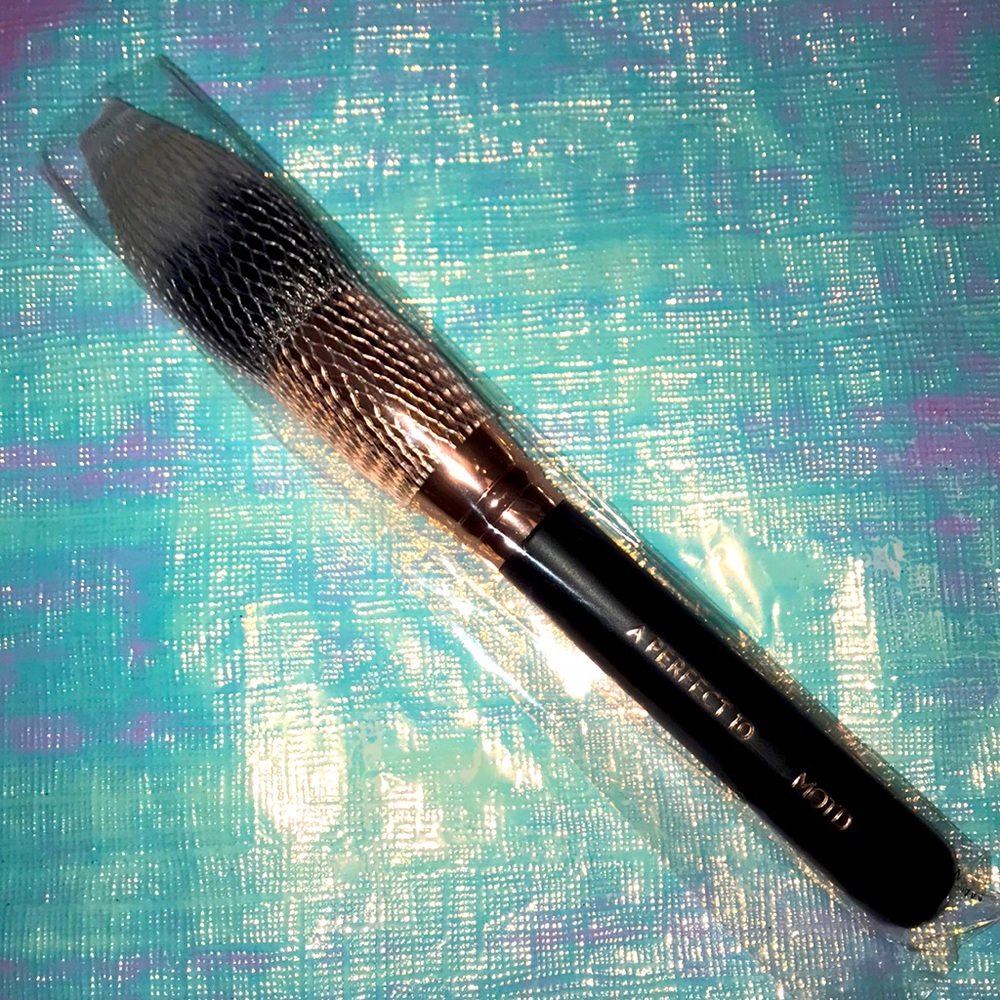 3/$50 MOTD A Perfect 10 Tapered Face Brush